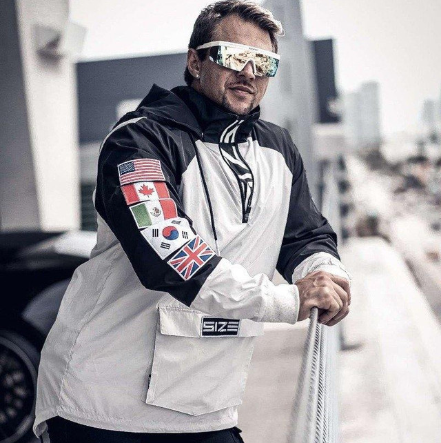Size Up Platinum Worldwide MMXXI Half Zip